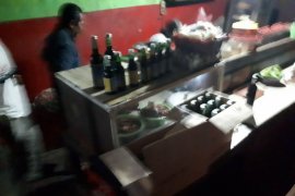 Polres Batang sita ratusan botol miras oplosan
