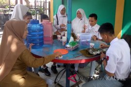 Sarapan Nasi Kuning Gratis Bagi Peserta UNBK