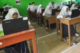 SMP sederajat di Tanah Bumbu laksanakan simulasi UNBK