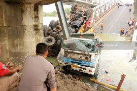 BBPJN VIII Segera Investigasi Penyebab Ambrolnya Jembatan Widang (Video)