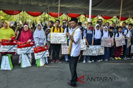 Mensos Dampingi Penyaluran PKH