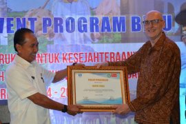 Hivos Belanda berikan penghargaan pada Pemkab Sinjai