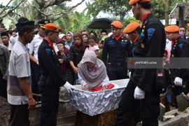 Pemakaman Masinis KA Sancaka