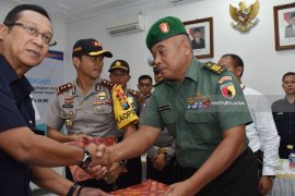 Penghargaan KAI Kepada Polres dan Kodim Ngawi