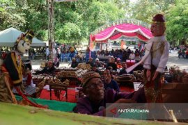 Pergelaran Wayang Thengul di Kayangan Api Dipadati Penonton (Video)
