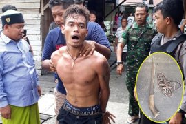Diduga ngamuk dan stres di kawasan Flamboyan, pria ini diamankan polisi