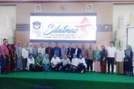 gubernur paparkan pentingnya pembangunan ekonomi bagi masyarakat