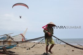 WISATA PARAMOTOR