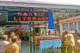 Tingkatkan minat baca masyarakat, Pesisir Selatan luncurkan kantin literasi