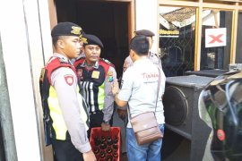 Polisi Tertibkan Rumah Hiburan Musik eks Dolly