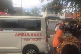 Tiga Warga Surabaya Tewas setelah Pesta Minuman Keras (Video)