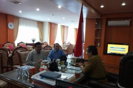 Palu tuan rumah seminar investasi ekspor-impor