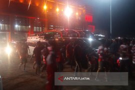 Polisi Bubarkan Suporter Hendak Serang Rombongan Arema