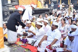 Buleleng gelar ritual "bakti penganyar" di Besakih