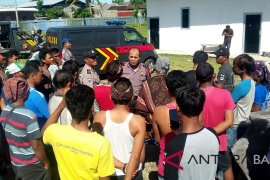 Rekanan Politeknik Kelautan Jembrana jual material bayar utang