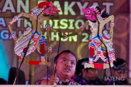 Seniman tujuh daerah meriahkan festival seleksi pertunjukan rakyat