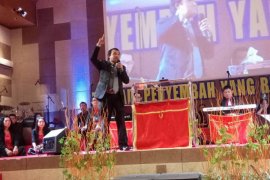 Paskah GPdI Ekklesia Hadirkan Efraim Sumballuwu