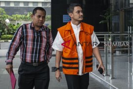 KPK panggil Zulkifli Nurdin, ayah Zumi Zola