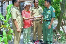 Gubernur Pastika bantu Kariasa penderita cacat permanen