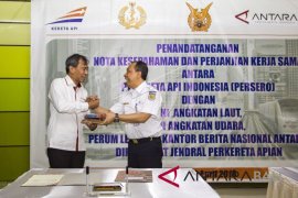 Foto - Kerja Sama KAI dengan LKBN Antara