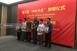 Konjen Tiongkok Sumbang 30 Ribu Buku Sekolah-Pesantren di Jatim (Video)