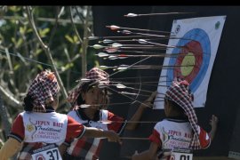 Lomba panahan tradisional