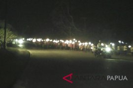 Ribuan umat Kristiani Biak Numfor pawai Fajar Paskah