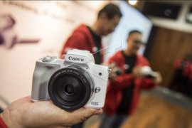 Canon EOS M50