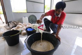 Pupuk organik cair dikembangkan seorang petani di Rejang Lebong
