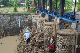 PUPR Jembrana: sampah dari masyarakat picu banjir