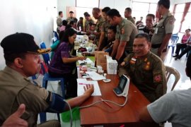 ASN Karangasem bantu tertibkan APK pilkada