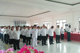 Wali Kota Gunungsitoli lantik kepala dinas pendidikan