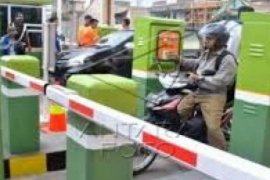 Tingkatkan Pelayanan, RSUD Indrasari Inhu Kelola Parkir dengan Pintu Elektrik