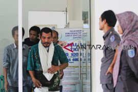MALAYSIA DEPORTASI 197 TKI BERMASALAH