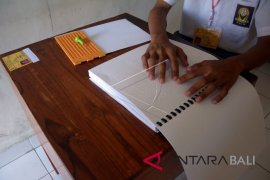 Tiga pelajar SMALB Jembrana ikuti UN