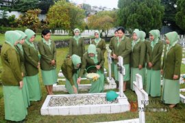 Persit Kartika Chandra Kirana Ziarah di TMP Kapahaha