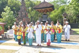 Umat Hindu Madiun Doakan Indonesia Damai