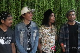 Kaka "Slank" prihatin maraknya perburuan sirip hiu