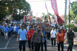Di Kediri, Peringatan Hari Buruh Dilakukan dengan  Jalan Sehat