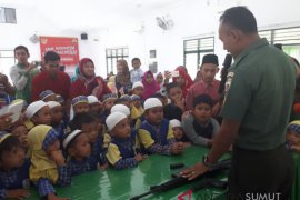 Puluhan anak PAUD dan TK datangi Kodim 0209/LB