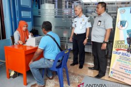 Kantor Pos Rantauprapat ikut permudah pelayanan paspor