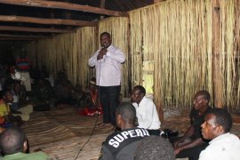 Bupati Asmat motivasi masyarakatnya utamakan pendidikan anak