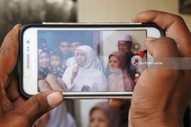 Khofifah Kunjungi Pasar Ikan