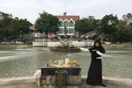 Anak penjual toko kelontong ini berhasil jejakkan kakinya di Thailand dan Jepang