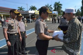 Kapolres Umrahkan Marbot Masjid Nurrurasulli Polres Banjarbaru