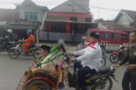 Ketika Gubernur Sumsel jadi "abang becak" bagi Wali Kota Palembang