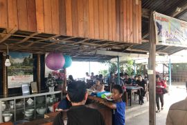 Ocean 27 Manado gratiskan takjil Ramadhan