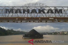 Pemprov batasi muatan kendaraan melintasi jembatan Mahakam
