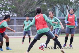 Latihan Timnas Putri Indonesia Page 3 Small