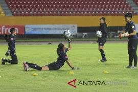 Timnas Putri Thailand Latihan di GSJ Page 1 Small